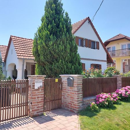 Negy Evszak Apartmanhaz ザラカロシュ エクステリア 写真