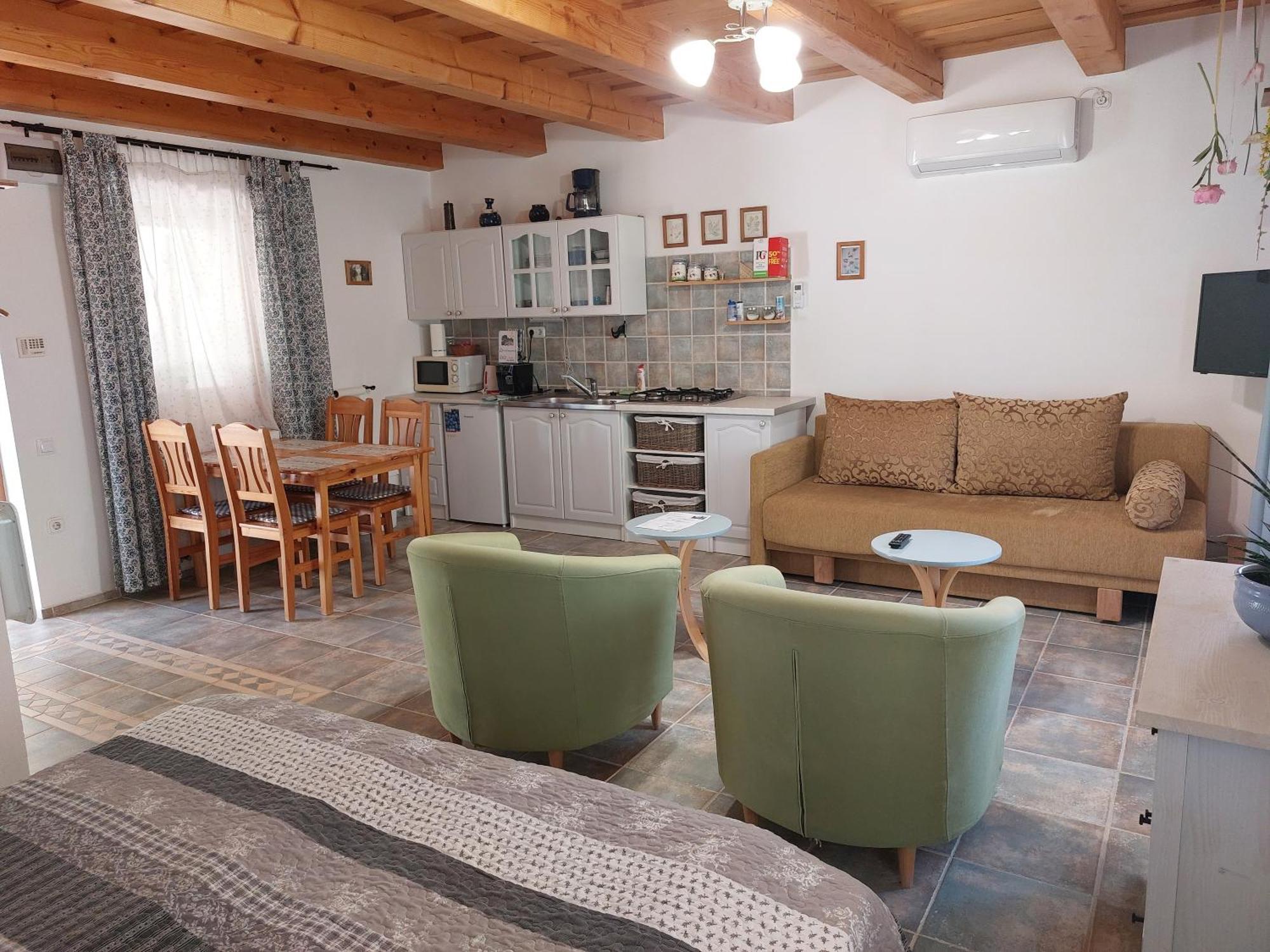 Negy Evszak Apartmanhaz ザラカロシュ エクステリア 写真